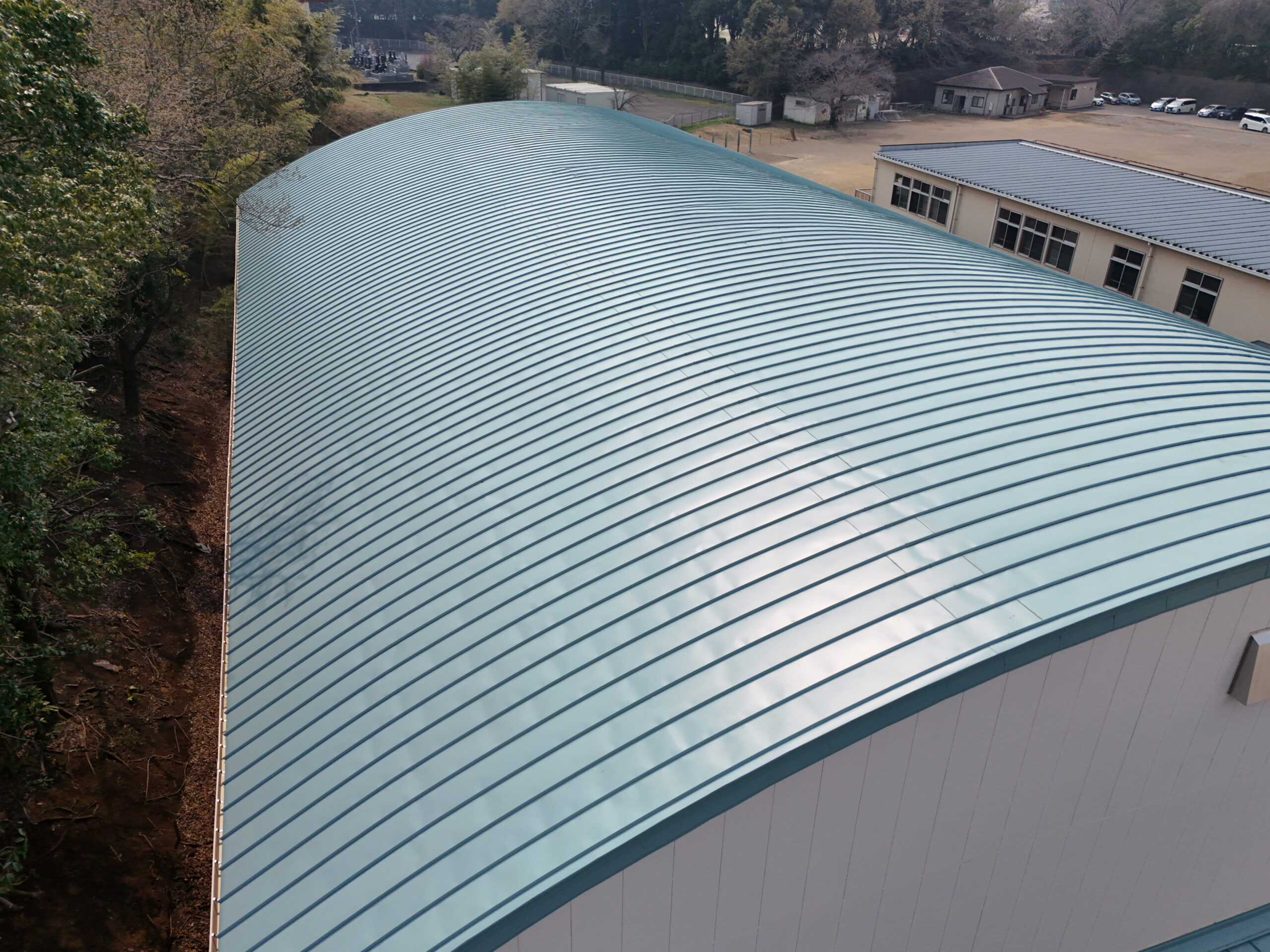 H小学校屋内運動場【縦葺き】スタンディングロック