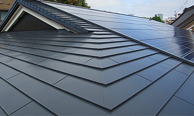J寺【太陽光一体型屋根・横葺き】カナメソーラールーフ・カナディー