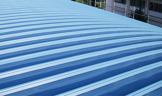 A小学校屋内運動場【縦葺き】瓦棒カバールーフ