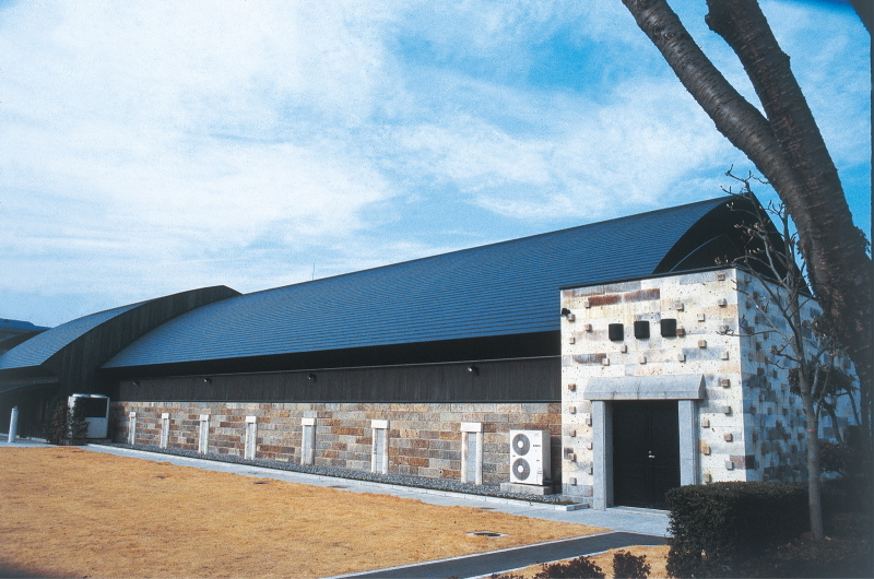 鹿沼市文化活動交流館  【横葺き】タイマルーフＭ型