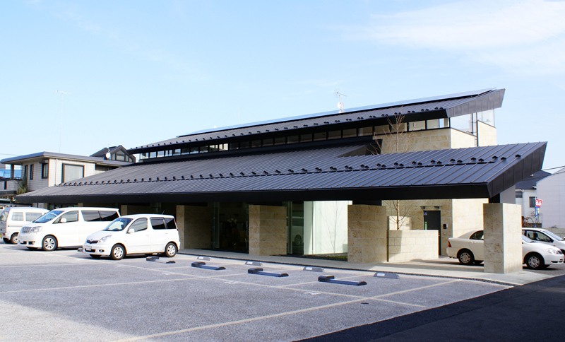 栃木信用金庫　桜通り支店  【縦葺き】スタンディングロック