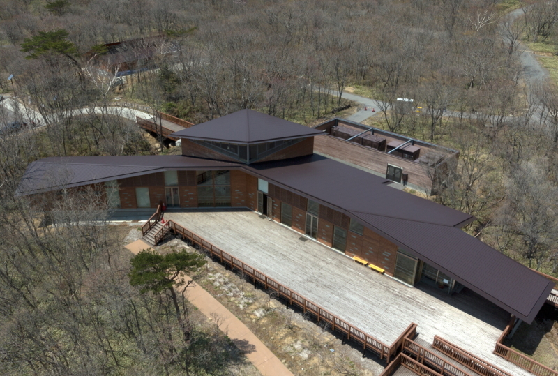 那須平成の森 フィールドセンター 【横葺き】タイマルーフＭ型