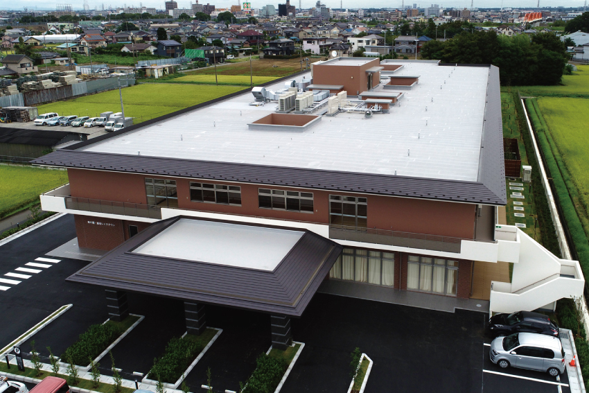 介護老人保健施設　葵の園【横葺き】タイマルーフM型