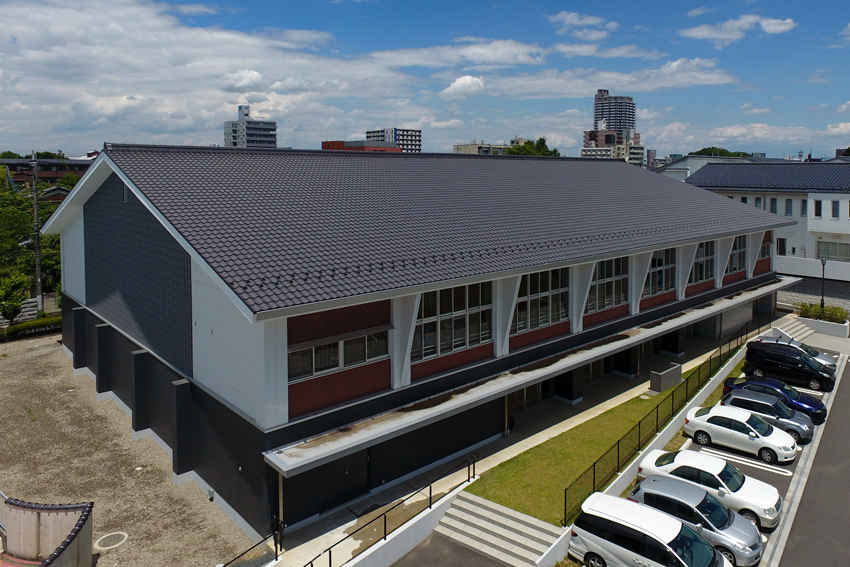 古河第一小学校【金属瓦】カナメルーフ