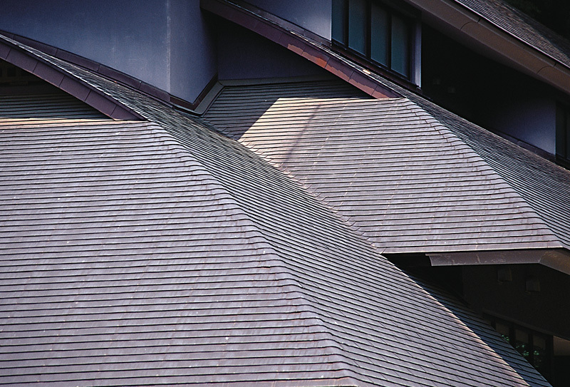 今宮神社  【横葺き】カナメ柿葺き