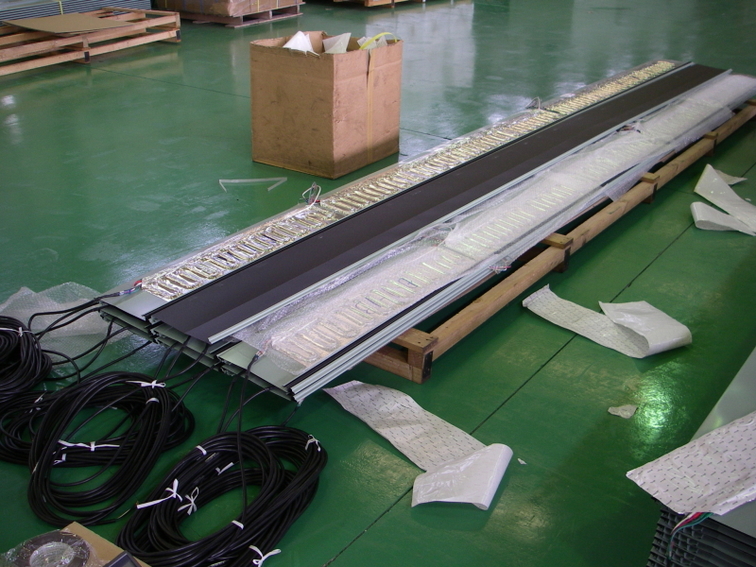 湯西川小中学校  【横葺き】タイマルーフＴ型