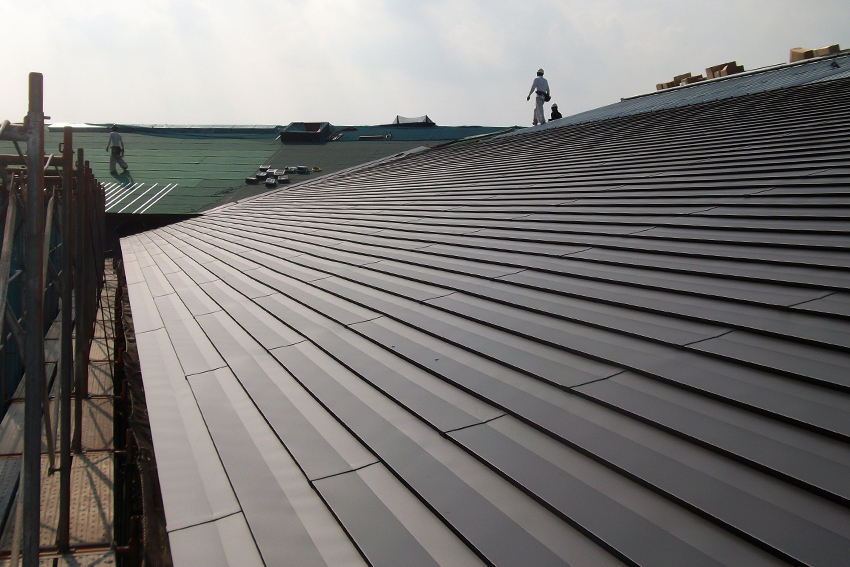 益子町立益子小学校【横葺き】タイマルーフT型