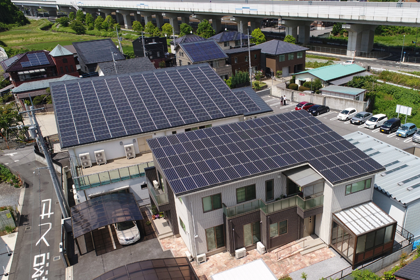 栃木防災【太陽光一体型屋根】カナメソーラールーフ