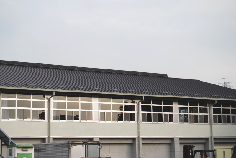 熊谷市立江南北小学校屋内運動場  【縦葺き】フリーハットⅡ型