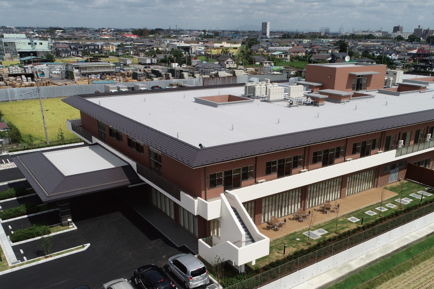 介護老人保健施設　葵の園【横葺き】タイマルーフM型