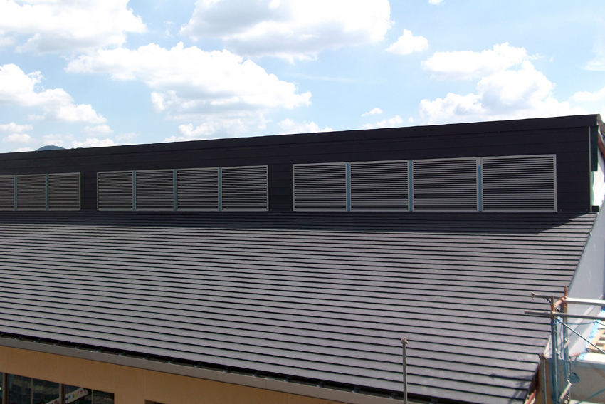 益子町立益子小学校【横葺き】タイマルーフT型