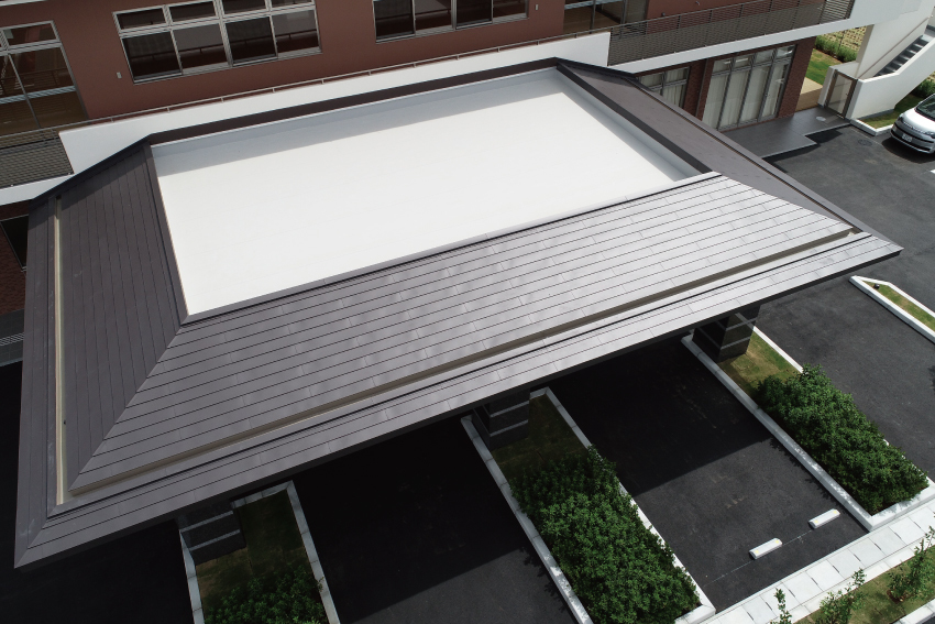 介護老人保健施設　葵の園【横葺き】タイマルーフM型