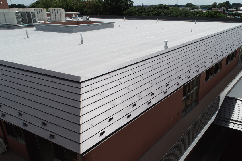 介護老人保健施設　葵の園【横葺き】タイマルーフM型