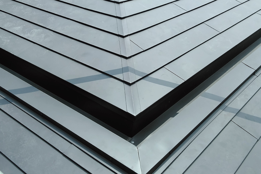 介護老人保健施設　葵の園【横葺き】タイマルーフM型