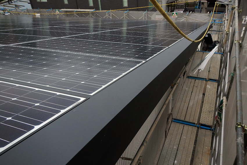 栃木防災【太陽光一体型屋根】カナメソーラールーフ