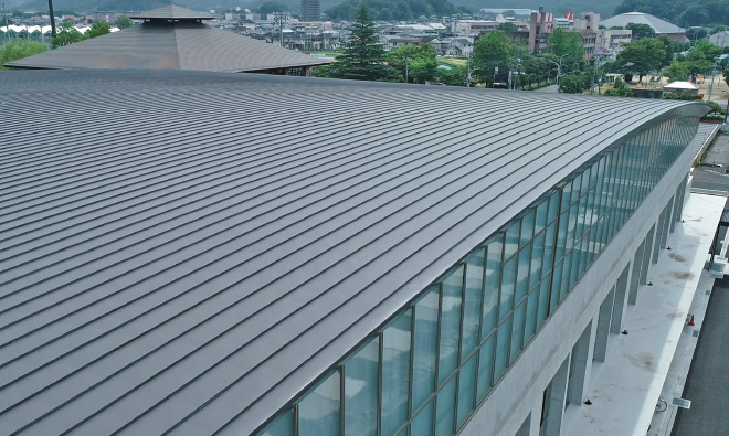 足利高等学校【縦葺き・横葺き・デザイン軒樋】スタンディングロック・カナディー・富士ライン・カナメシャープ樋