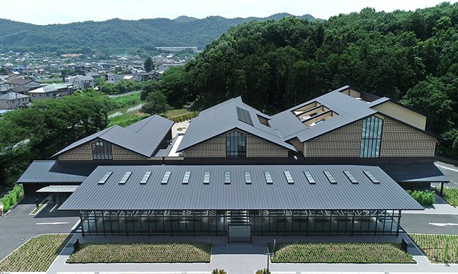 足利斎場【横葺き･縦葺き】タイマルーフM型･スタンディングロック